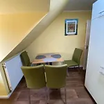 Dg *